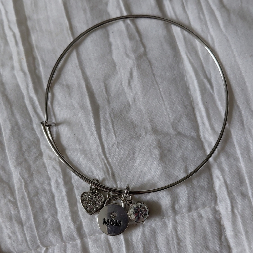 Silver Charm Bracelet with Heart and MOM Pendant